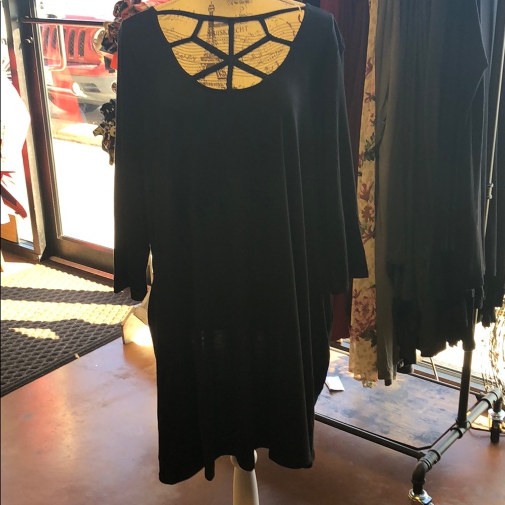 Black 3/4 length dress with pockets